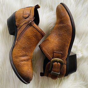 White Mountain Shoes